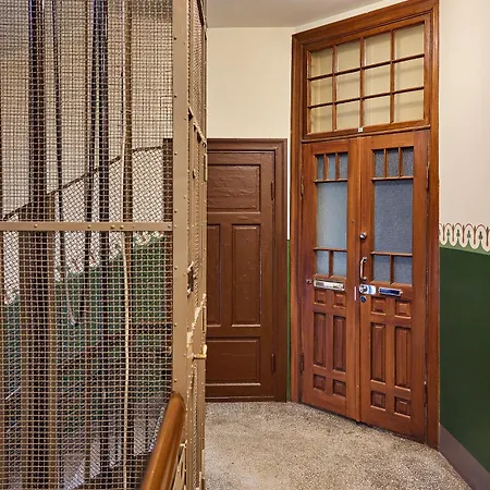 Apartment Design District Gem, Private Sauna *