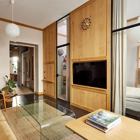 Design District Gem, Private Sauna Apartment